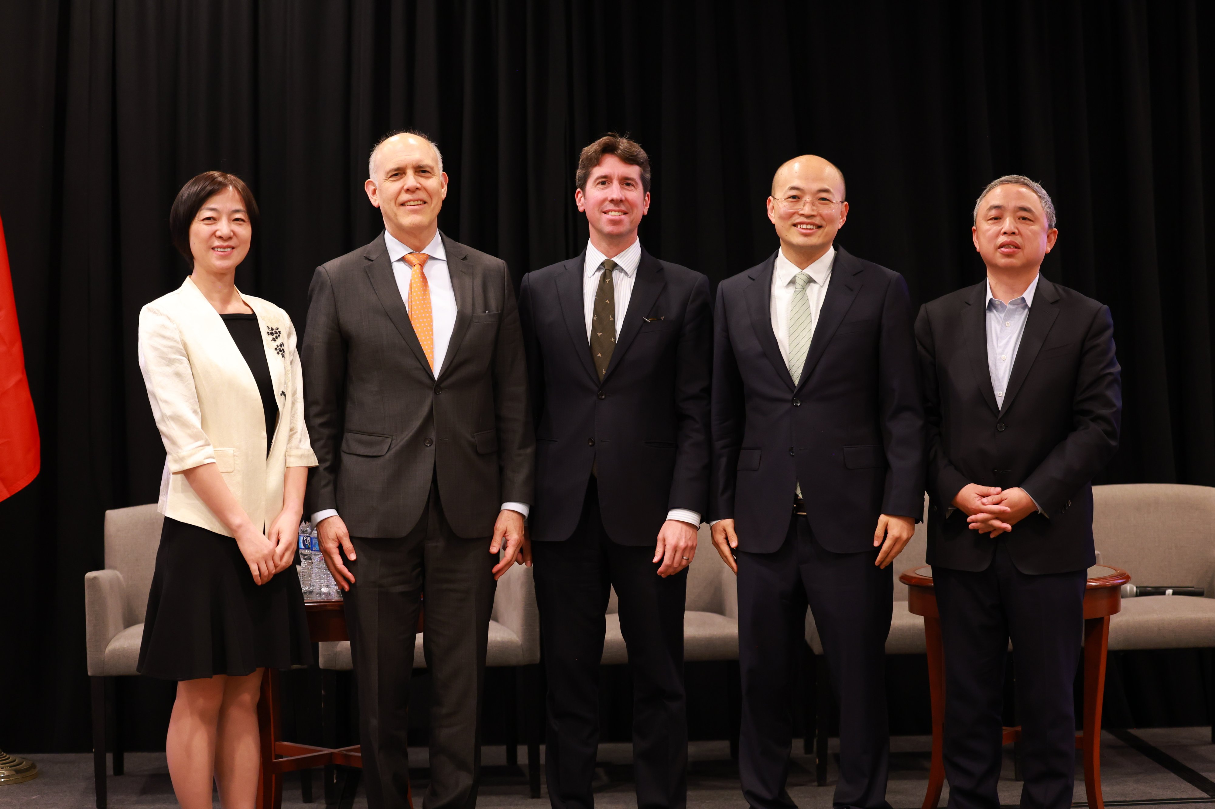 2026《在美中资企业年度商业调查报告》发布会暨 “选择美国”投资峰会招待会在华盛顿特区成功举办